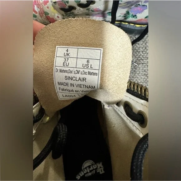 Dr. Martens
Sinclair Boots Women Size 6 - Picture 8 of 8